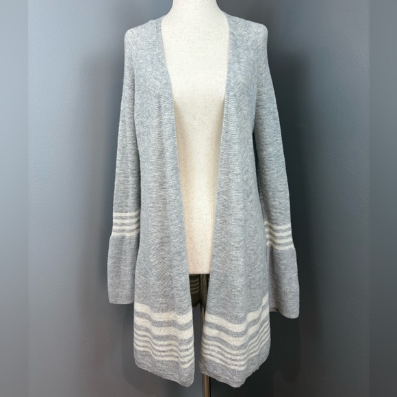 Vineyard Vines Sweaters - Vineyard Vines 100% Merino Wool Long Line Cardigan Size M Grey & Cream Soft